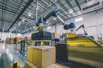 Industrial palletizing robot supporting automated warehouse workflows and scalable logistics operations